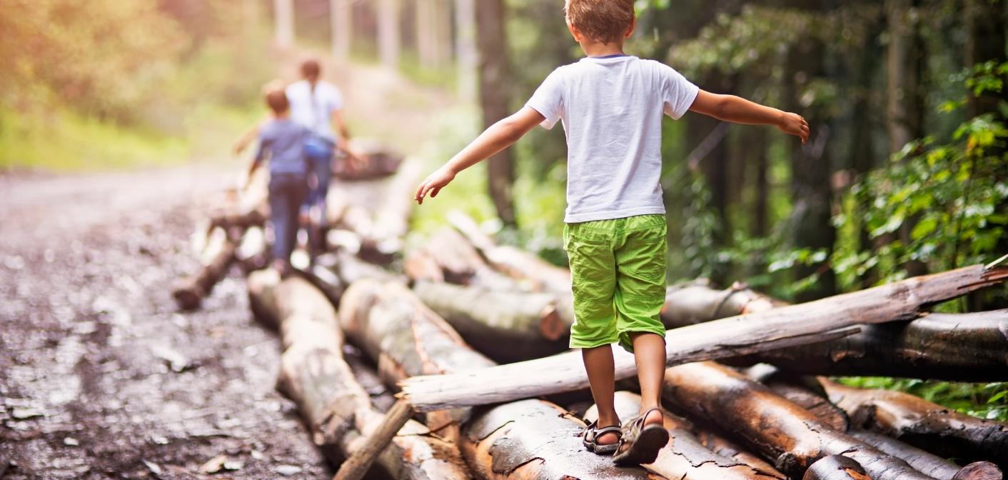 Améliorer l'Équilibre de Votre Enfant : Conseils et Activités