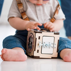 Smyles Busy Board Maison Blanche Pastel + Busy Cube