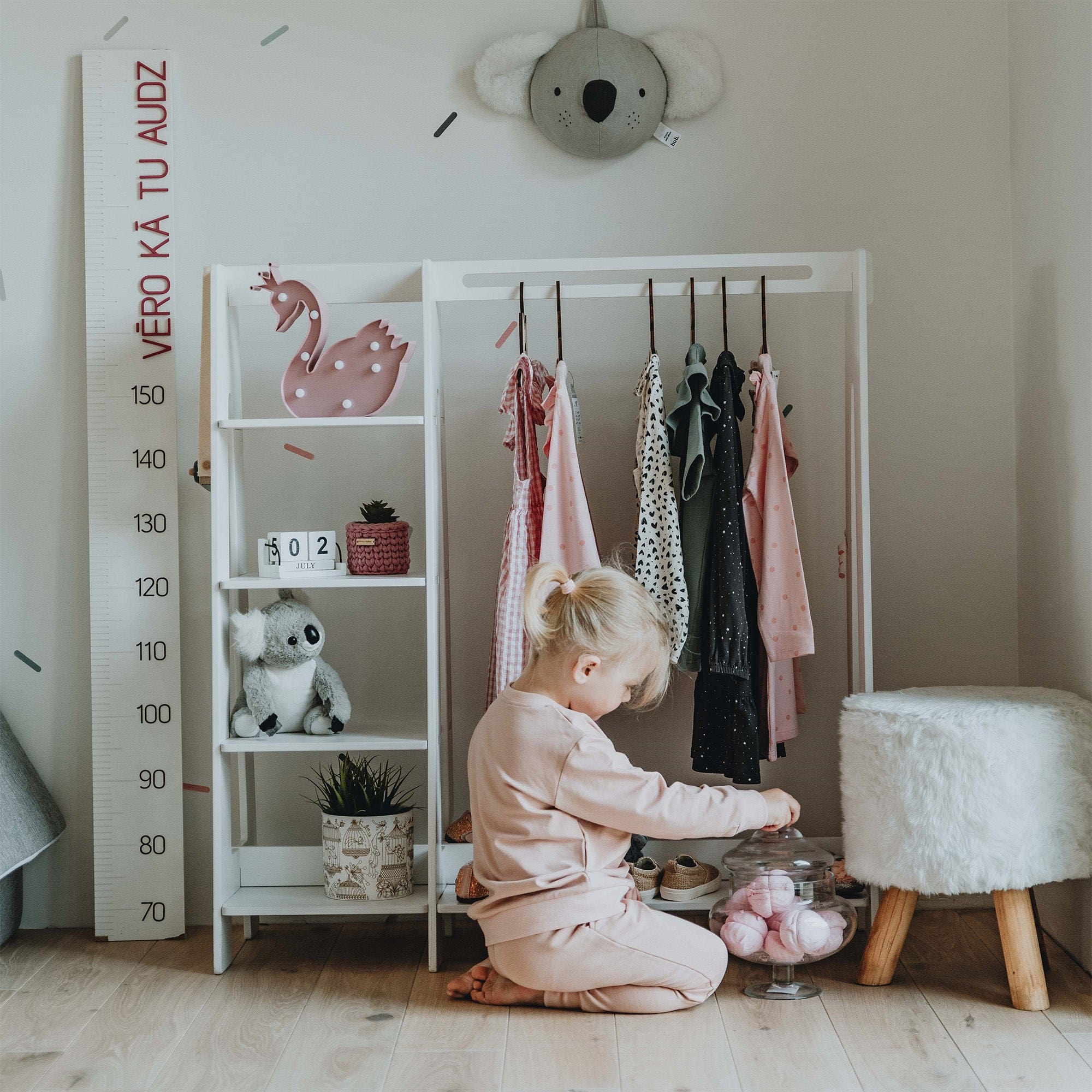 Smyles Penderie Montessori avec Étagère